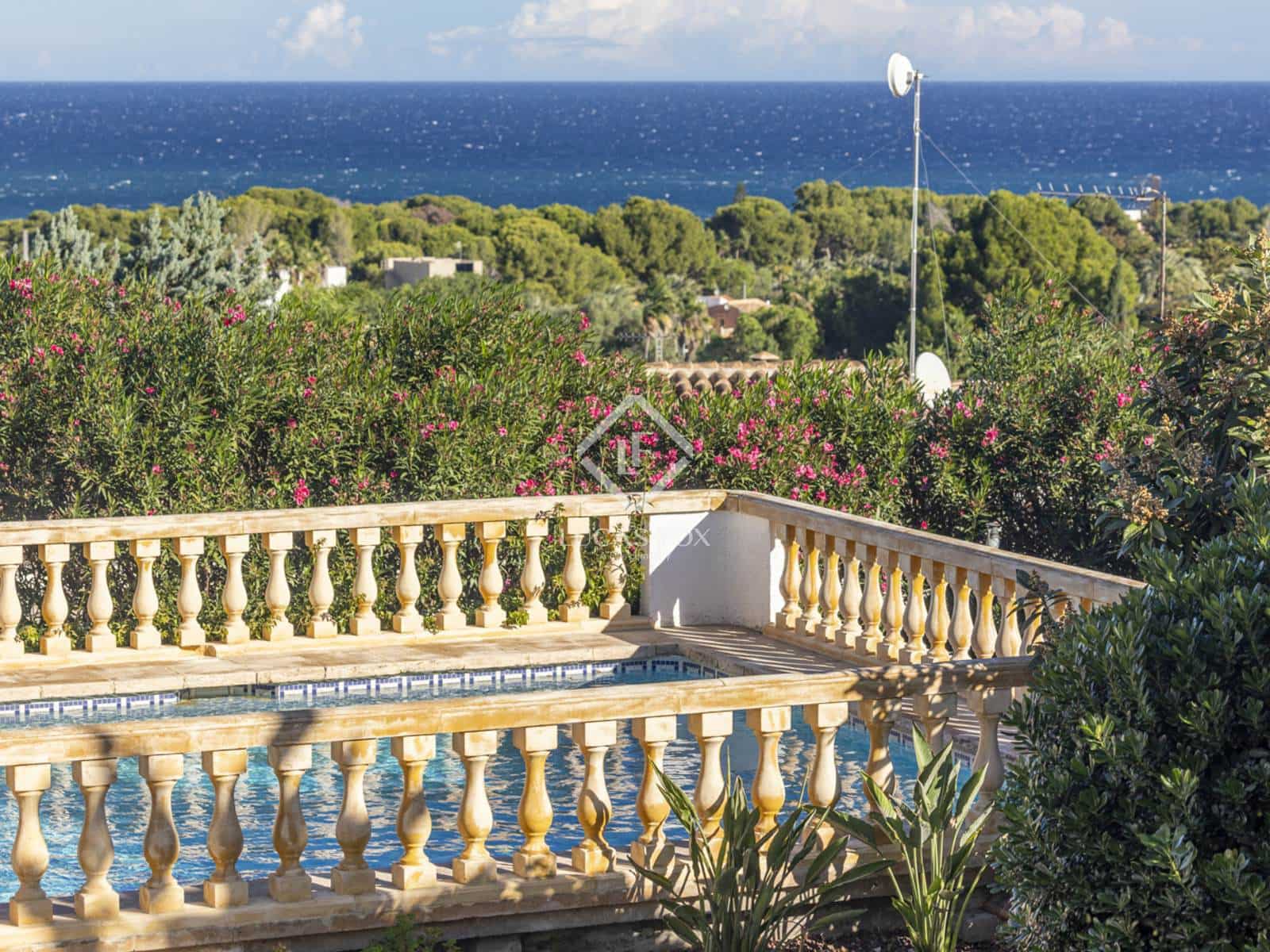 4 quarto Moradia para venda em Denia com piscina garagem - 990 000 € (Ref: 9378260)