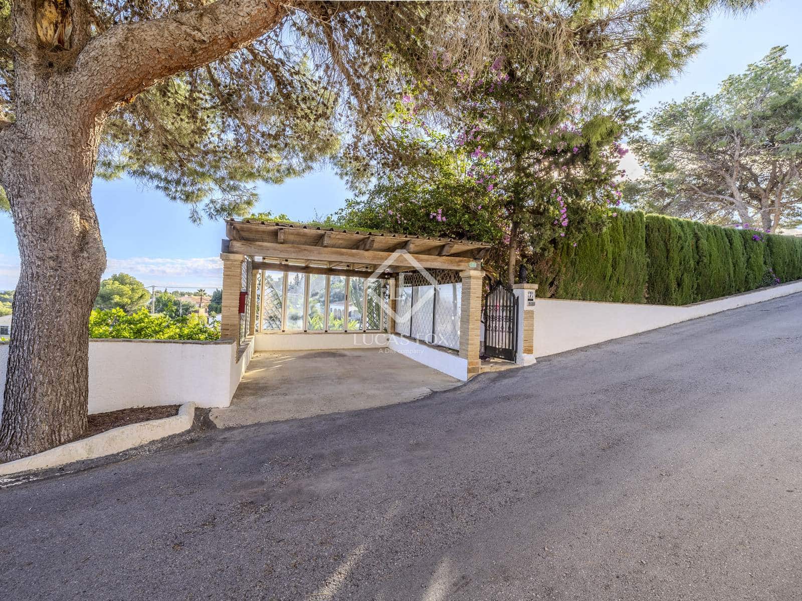 4 quarto Moradia para venda em Denia com piscina garagem - 990 000 € (Ref: 9378260)