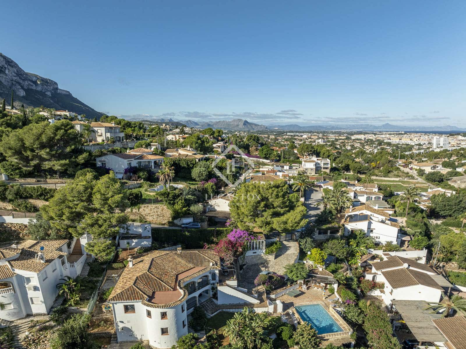 4 quarto Moradia para venda em Denia com piscina garagem - 990 000 € (Ref: 9378260)