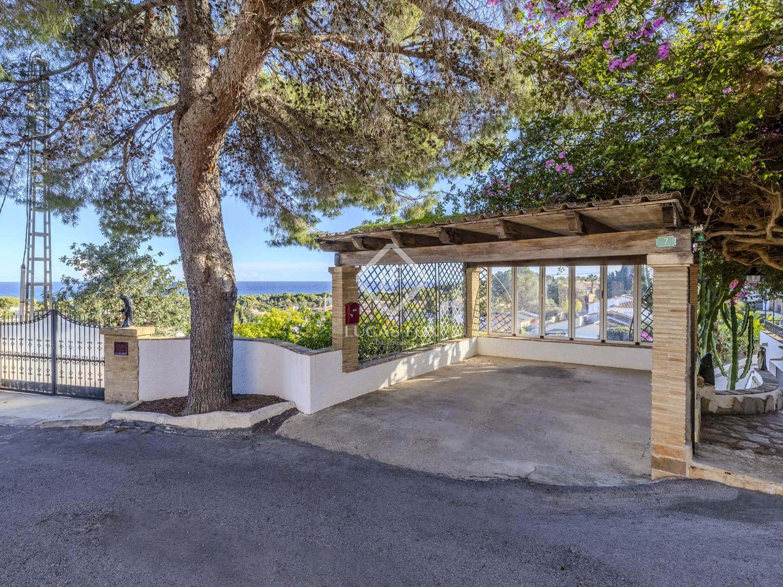 4 quarto Moradia para venda em Denia com piscina garagem - 990 000 € (Ref: 9378260)