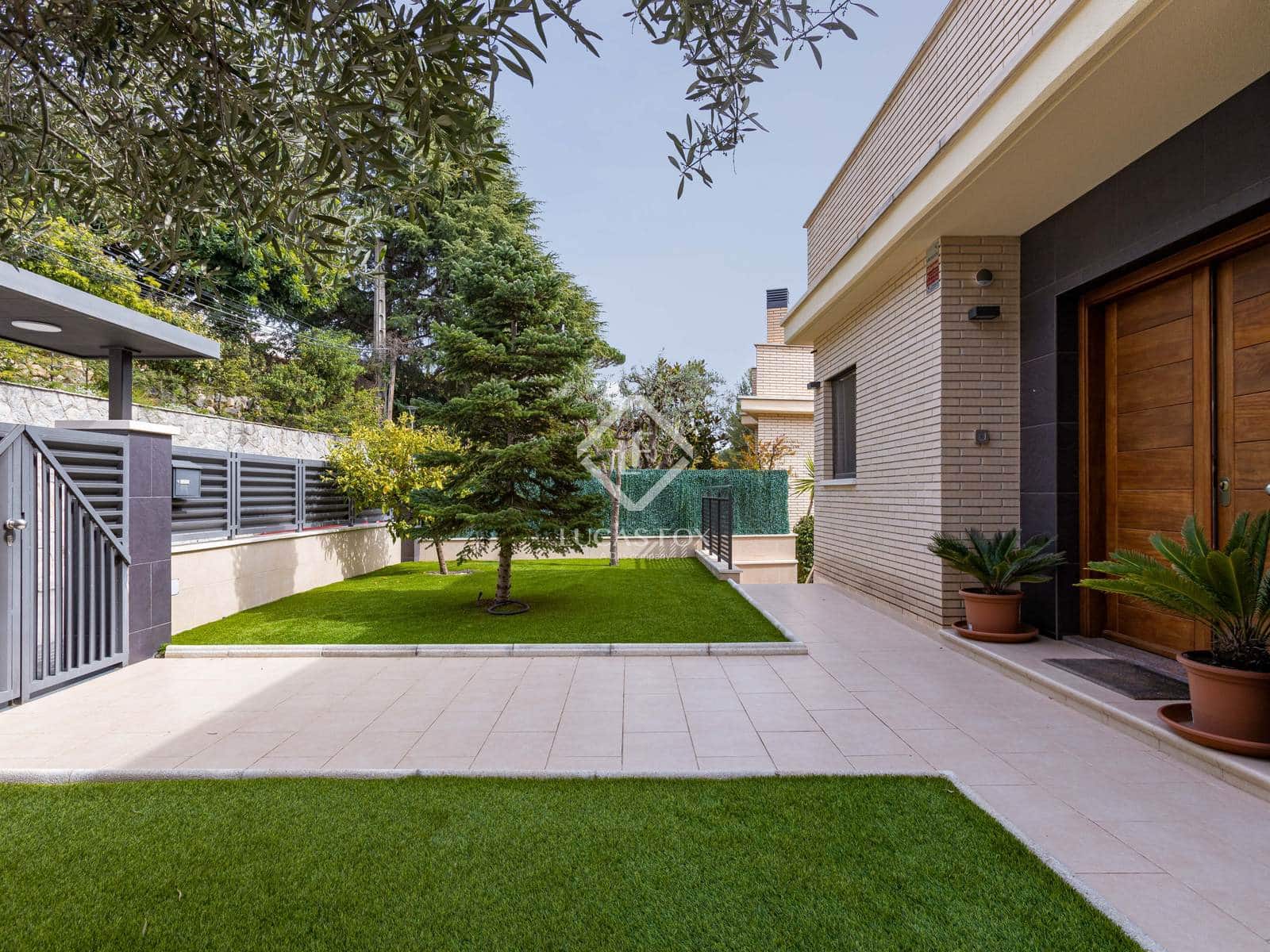 5 chambre Villa/Maison à vendre à Premia de Dalt avec piscine garage - 1 280 000 € (Ref: 9378448)