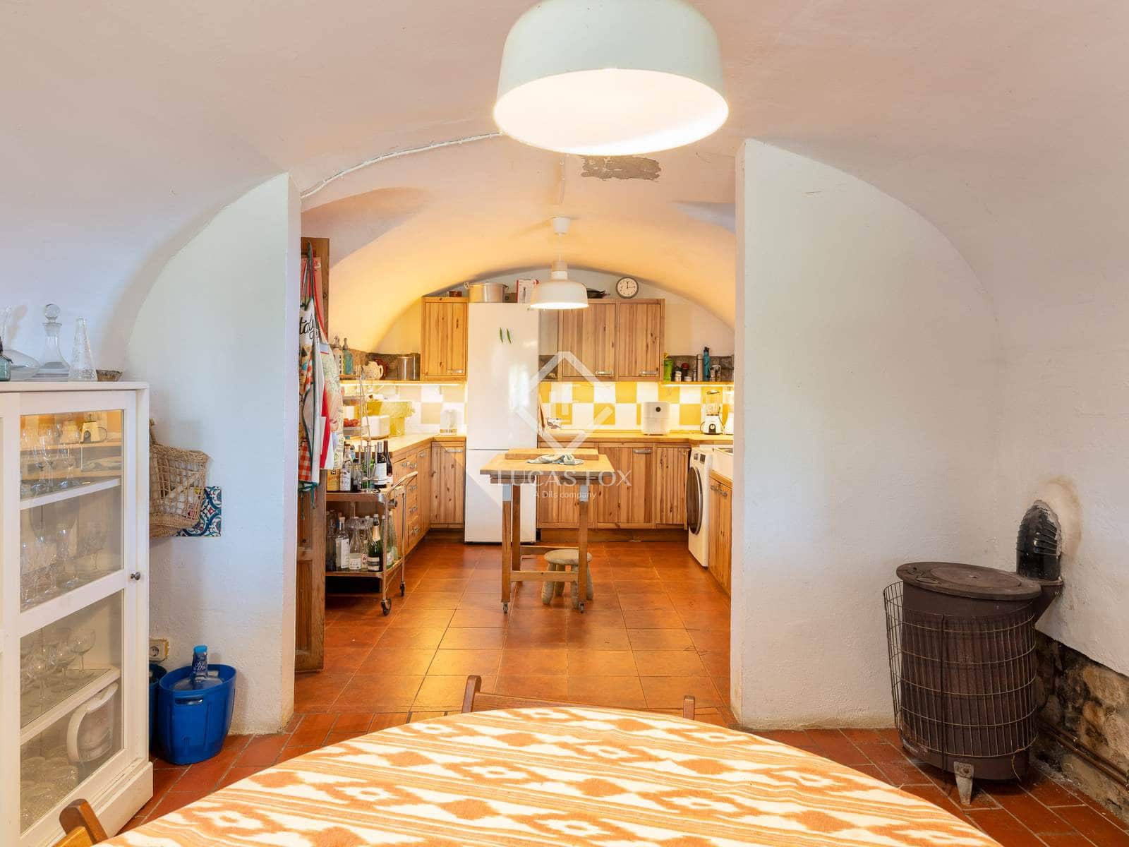 7 sypialnia Finka/Dom wiejski na sprzedaż w Maia de Montcal z basenem - 800 000 € (Ref: 9379441)