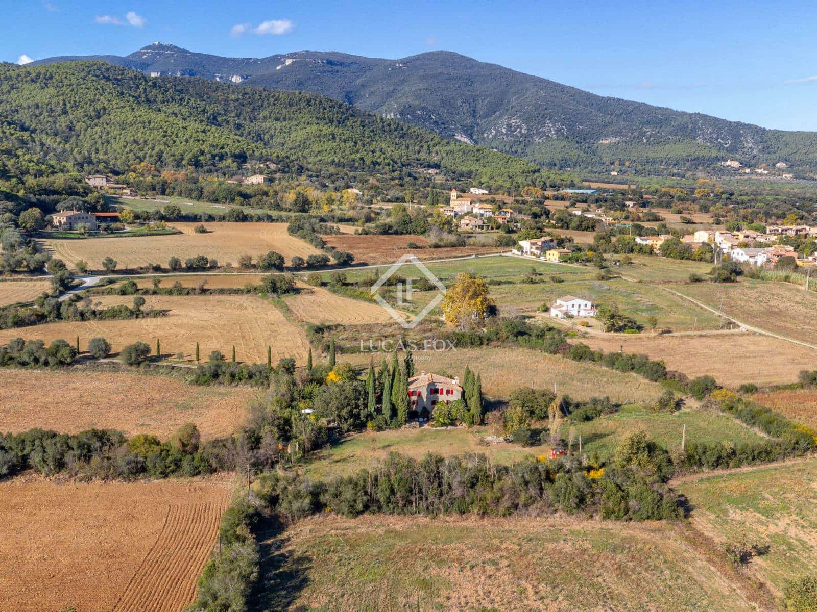 7 sypialnia Finka/Dom wiejski na sprzedaż w Maia de Montcal z basenem - 800 000 € (Ref: 9379441)