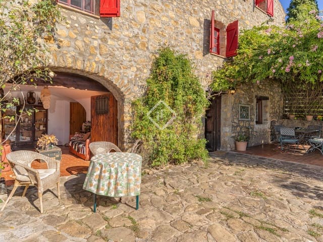 7 sypialnia Finka/Dom wiejski na sprzedaż w Maià de Montcal z basenem - 800 000 € (Ref: 9379441)