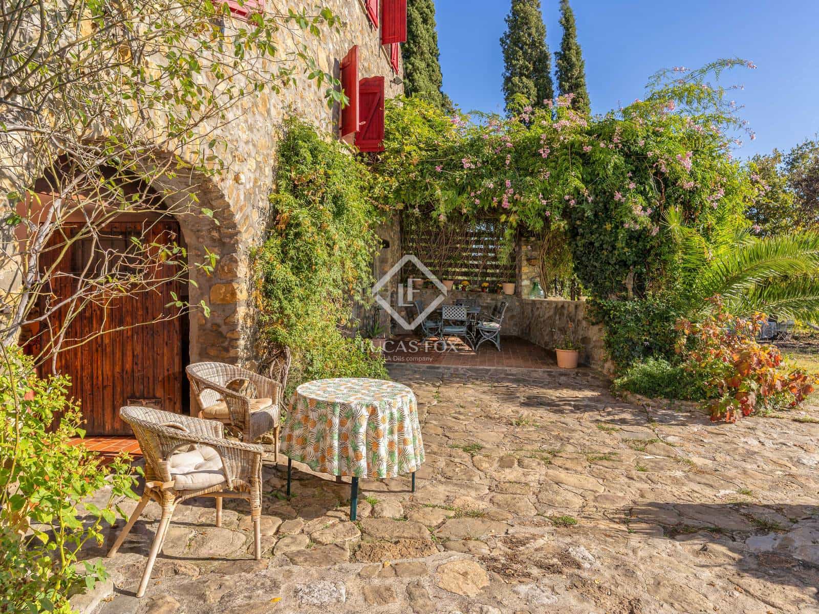 7 sypialnia Finka/Dom wiejski na sprzedaż w Maia de Montcal z basenem - 800 000 € (Ref: 9379441)