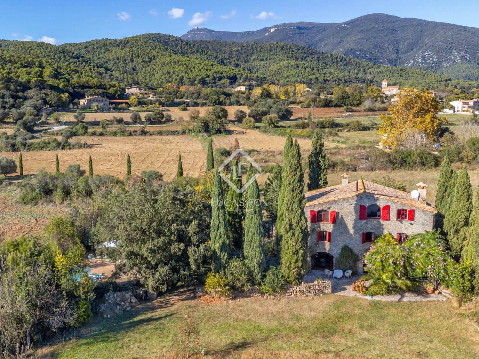 7 sypialnia Finka/Dom wiejski na sprzedaż w Maia de Montcal z basenem - 800 000 € (Ref: 9379441)