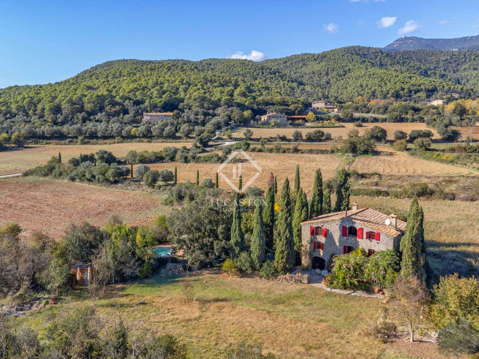 7 sypialnia Finka/Dom wiejski na sprzedaż w Maia de Montcal z basenem - 800 000 € (Ref: 9379441)