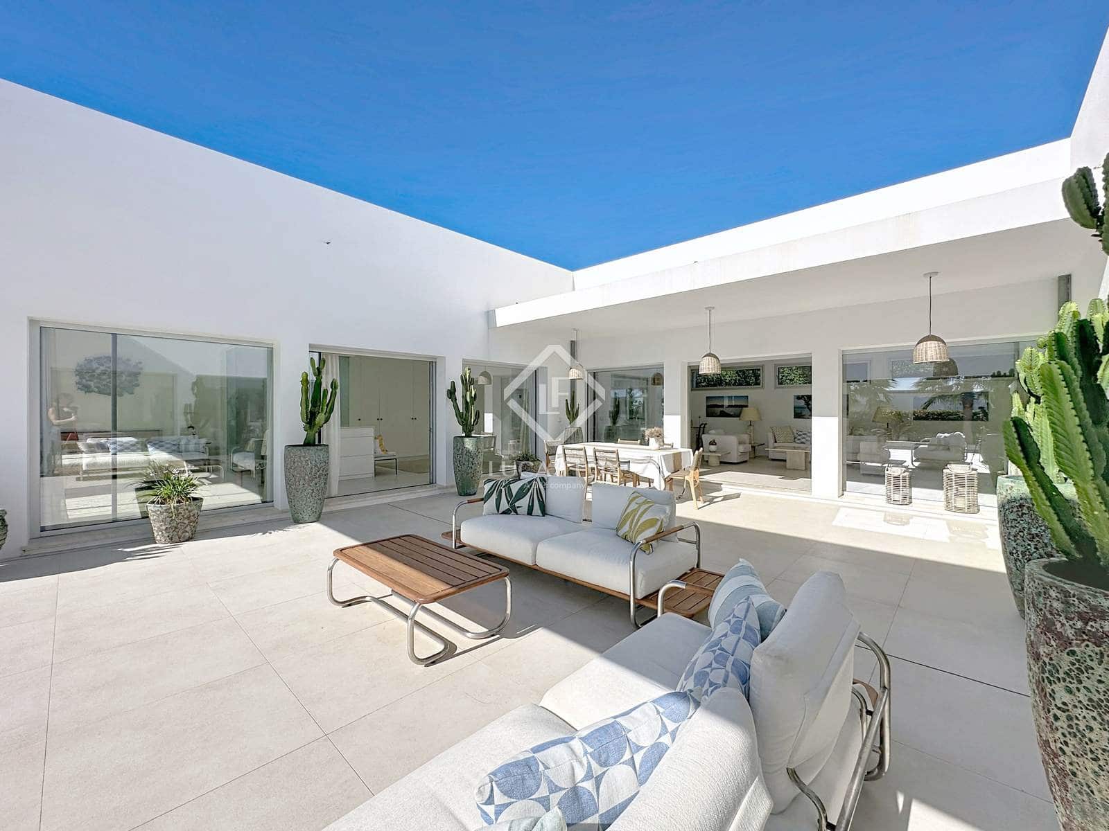 3 slaapkamer Villa te koop in San Luis / Sant Lluis met zwembad garage - € 1.950.000 (Ref: 9380161)