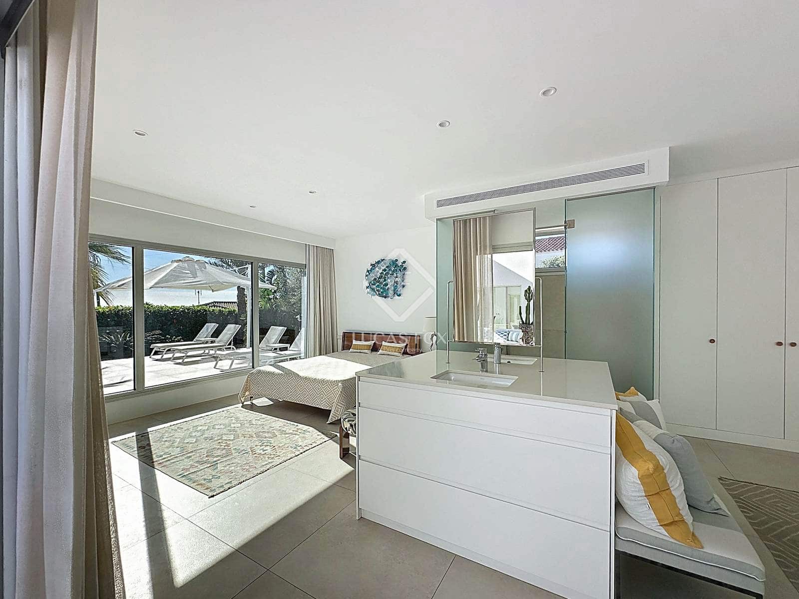 3 slaapkamer Villa te koop in San Luis / Sant Lluis met zwembad garage - € 1.950.000 (Ref: 9380161)