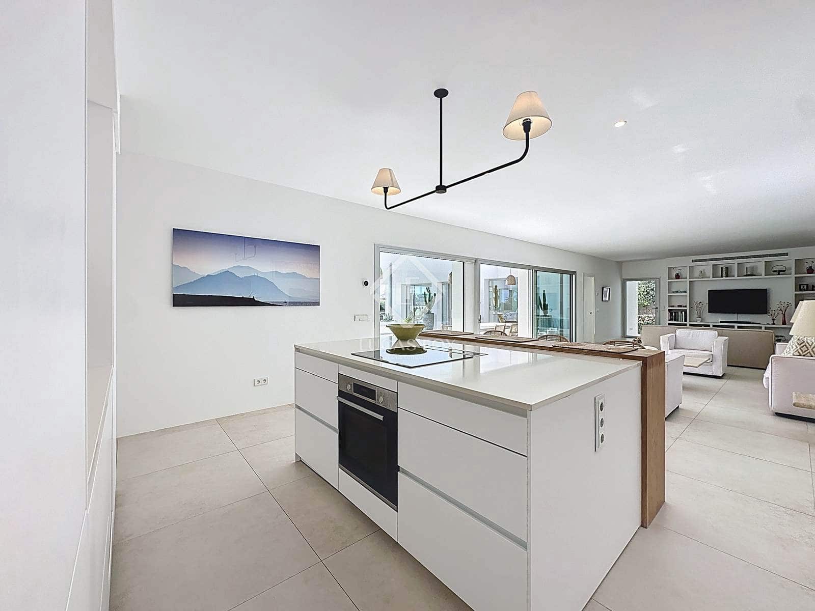 3 slaapkamer Villa te koop in San Luis / Sant Lluis met zwembad garage - € 1.950.000 (Ref: 9380161)