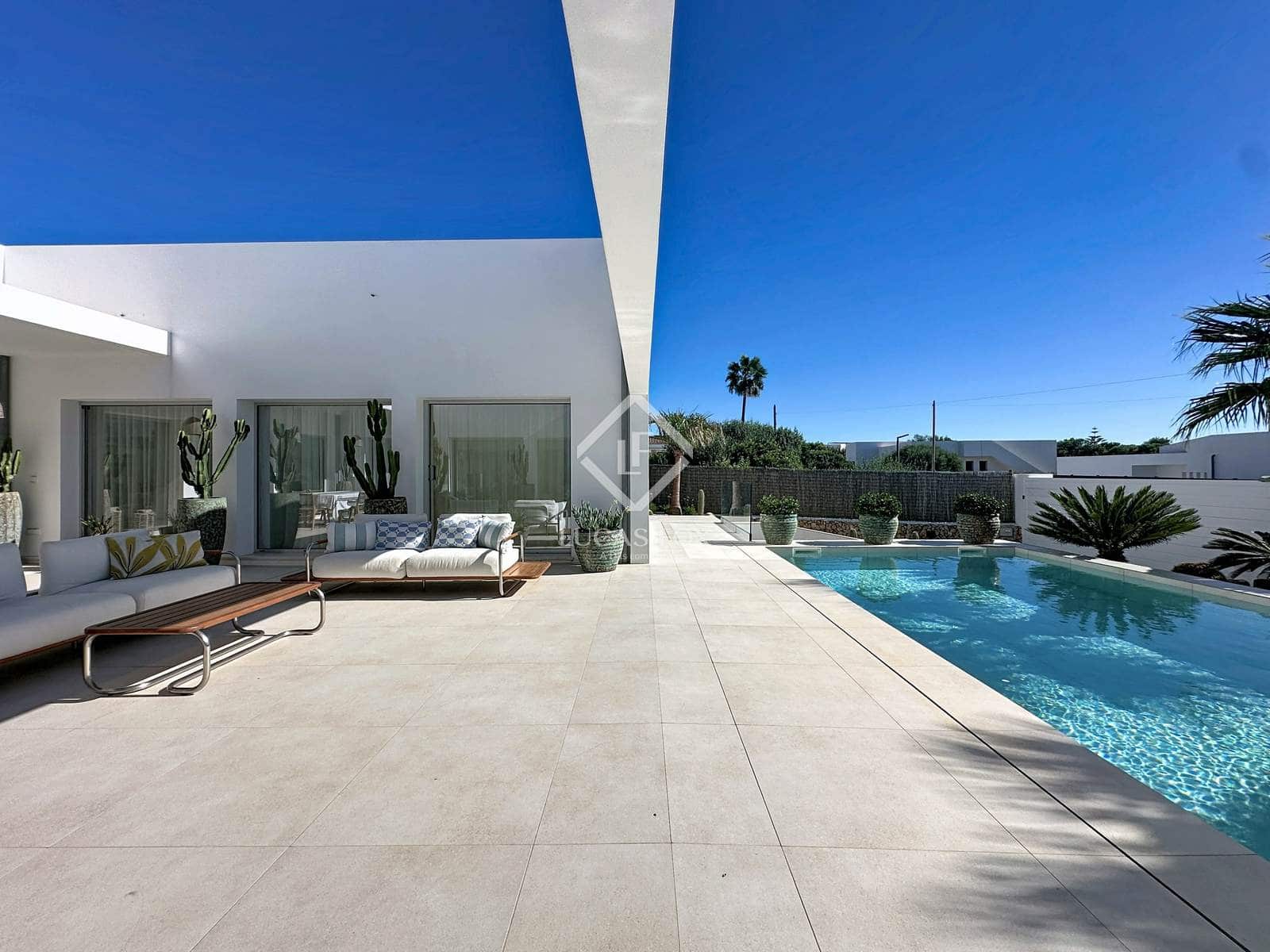 3 slaapkamer Villa te koop in San Luis / Sant Lluis met zwembad garage - € 1.950.000 (Ref: 9380161)