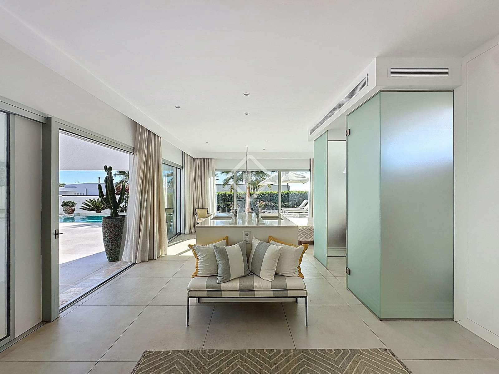 3 slaapkamer Villa te koop in San Luis / Sant Lluis met zwembad garage - € 1.950.000 (Ref: 9380161)