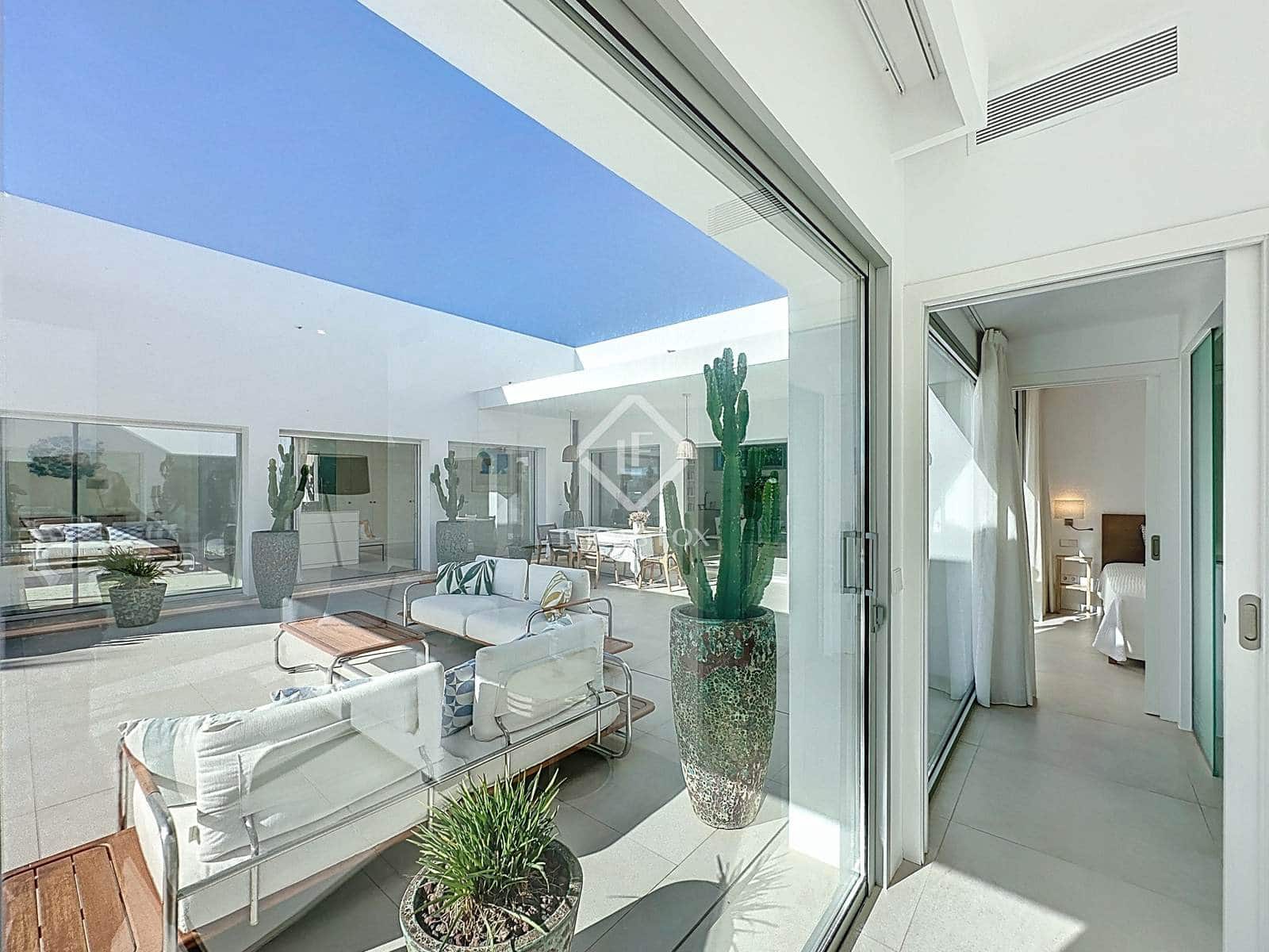 3 slaapkamer Villa te koop in San Luis / Sant Lluis met zwembad garage - € 1.950.000 (Ref: 9380161)