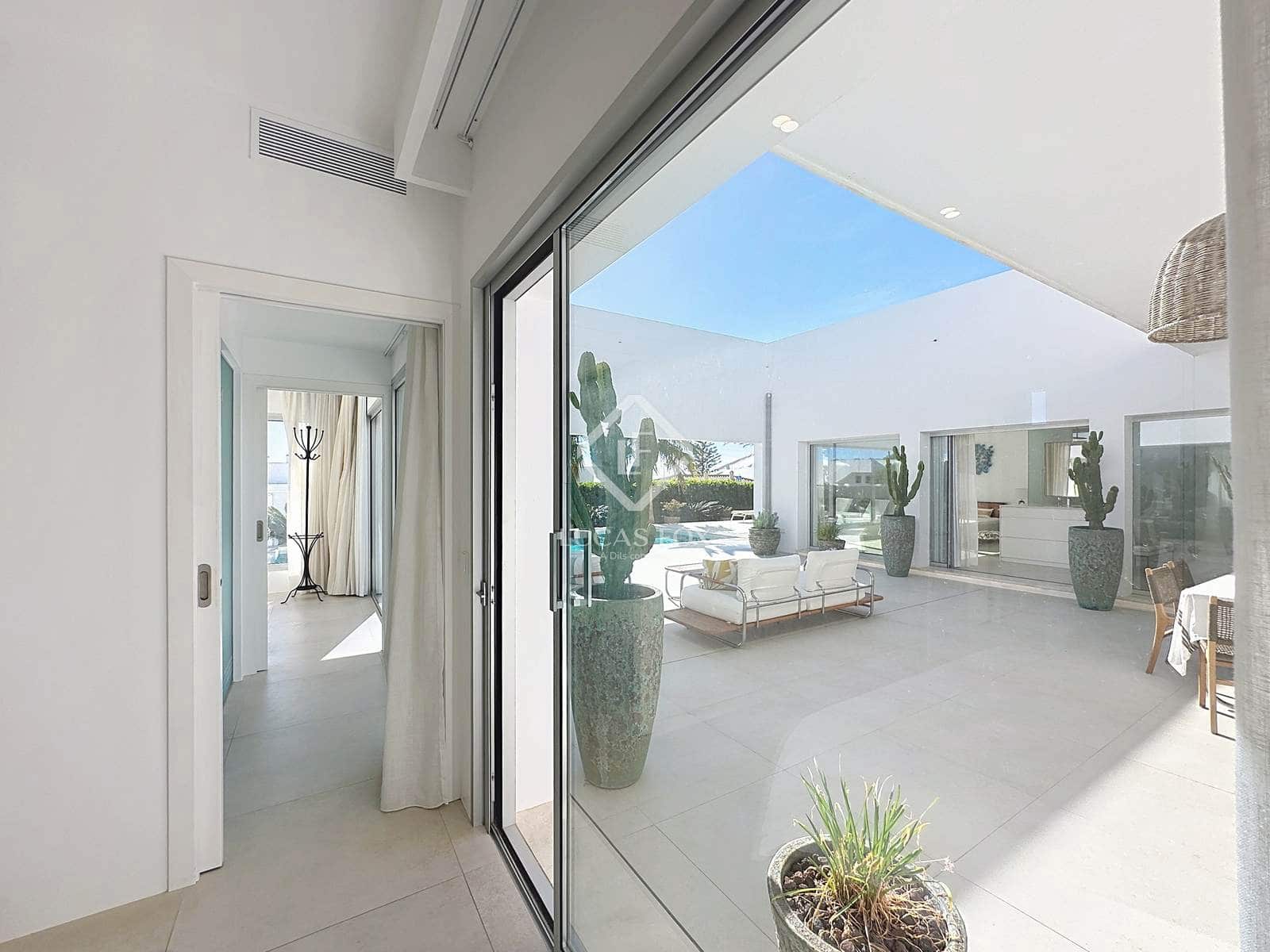 3 slaapkamer Villa te koop in San Luis / Sant Lluis met zwembad garage - € 1.950.000 (Ref: 9380161)