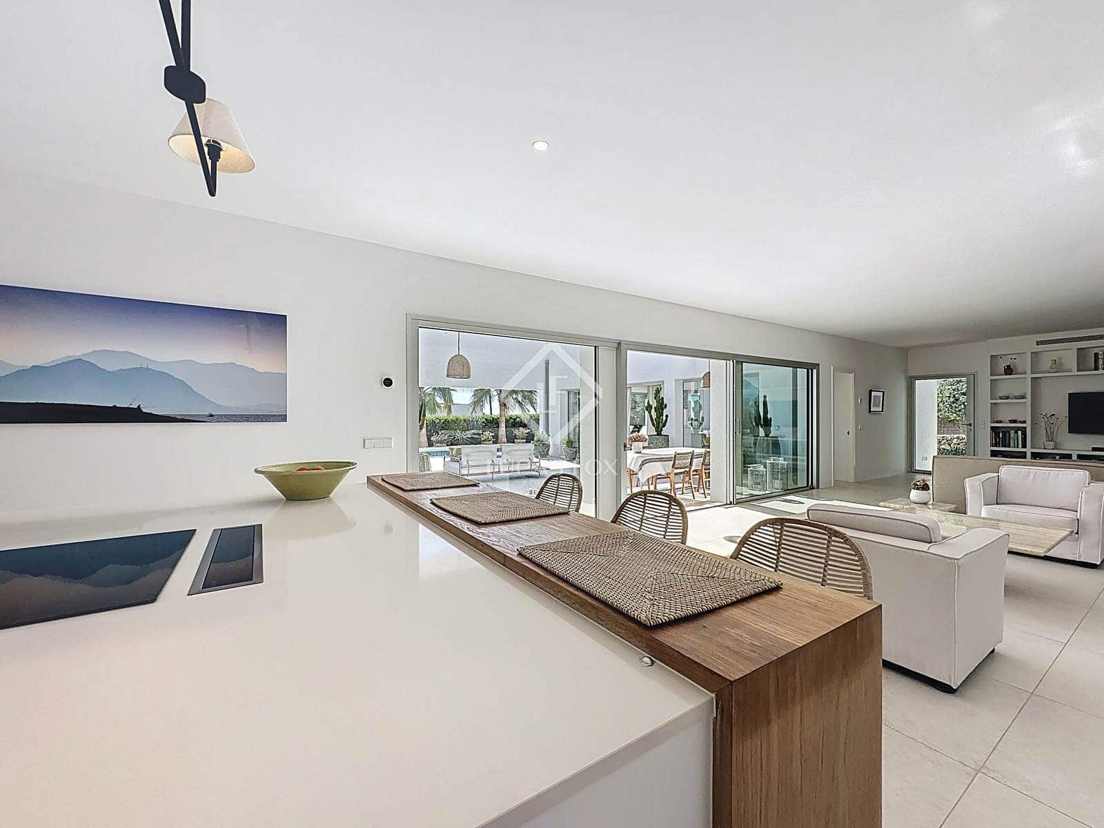 3 slaapkamer Villa te koop in San Luis / Sant Lluis met zwembad garage - € 1.950.000 (Ref: 9380161)