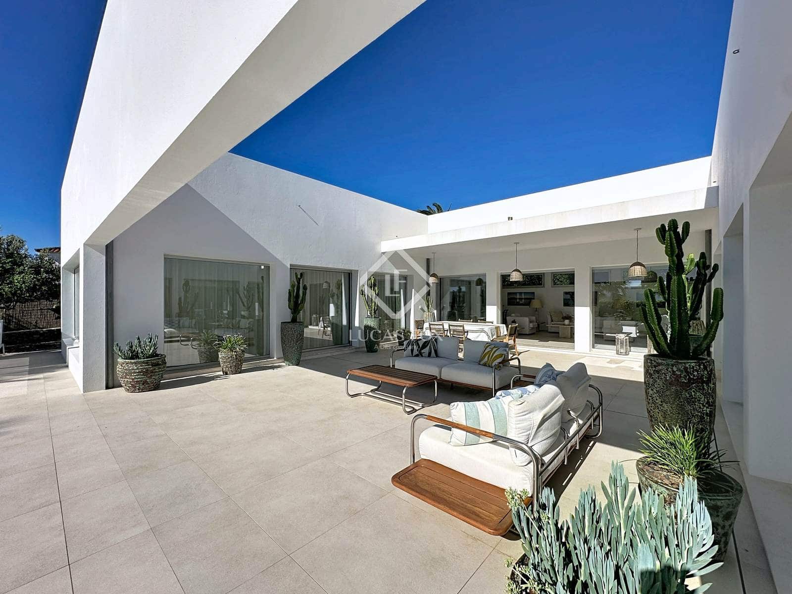 3 slaapkamer Villa te koop in San Luis / Sant Lluis met zwembad garage - € 1.950.000 (Ref: 9380161)