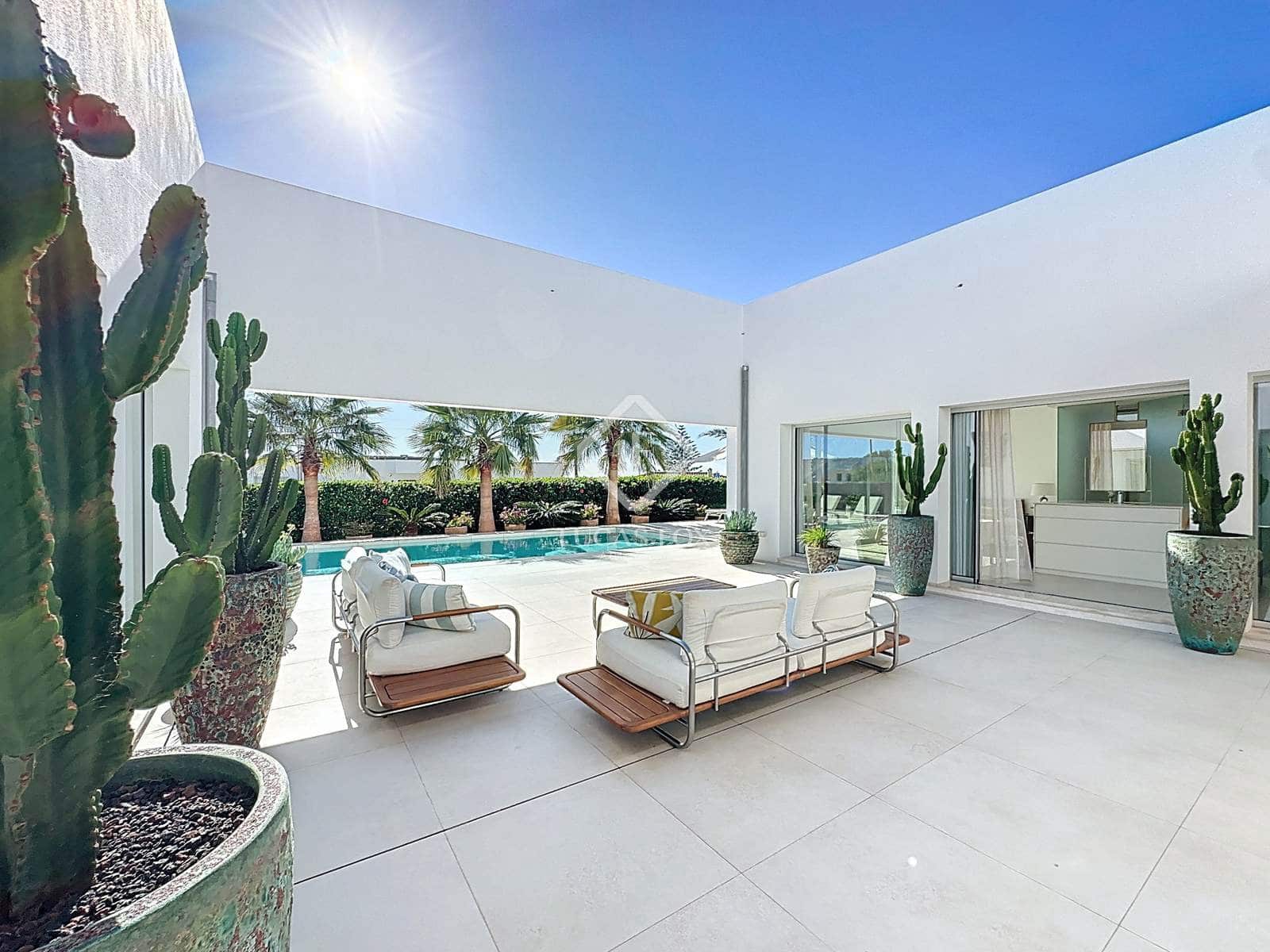 3 slaapkamer Villa te koop in San Luis / Sant Lluis met zwembad garage - € 1.950.000 (Ref: 9380161)