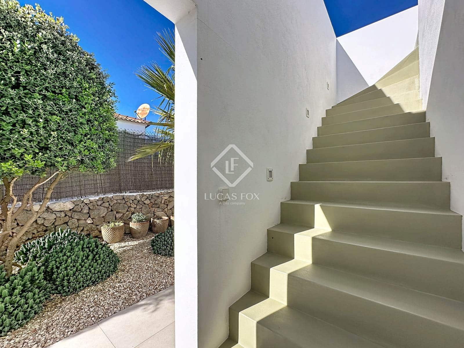 3 slaapkamer Villa te koop in San Luis / Sant Lluis met zwembad garage - € 1.950.000 (Ref: 9380161)