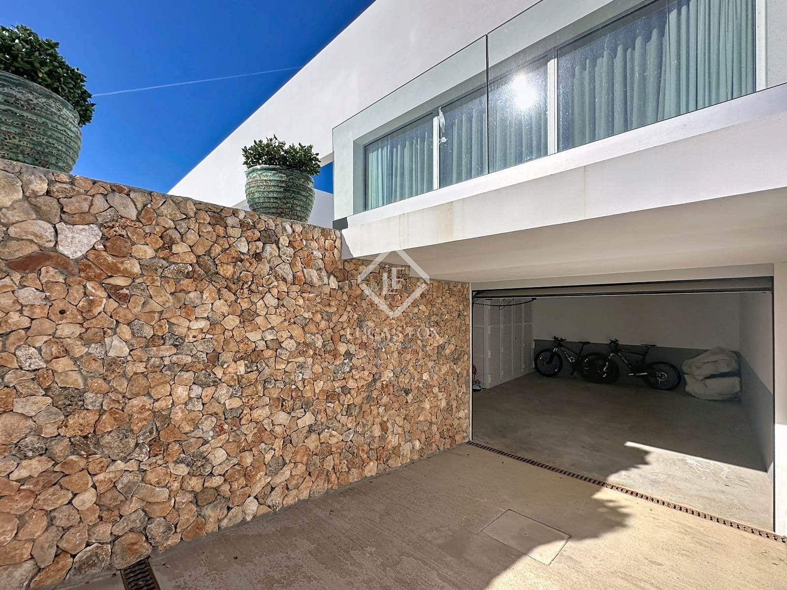 3 slaapkamer Villa te koop in San Luis / Sant Lluis met zwembad garage - € 1.950.000 (Ref: 9380161)