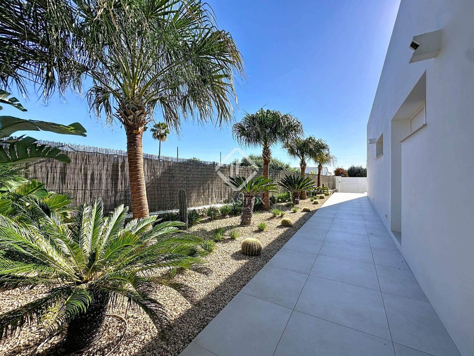 3 slaapkamer Villa te koop in San Luis / Sant Lluis met zwembad garage - € 1.950.000 (Ref: 9380161)