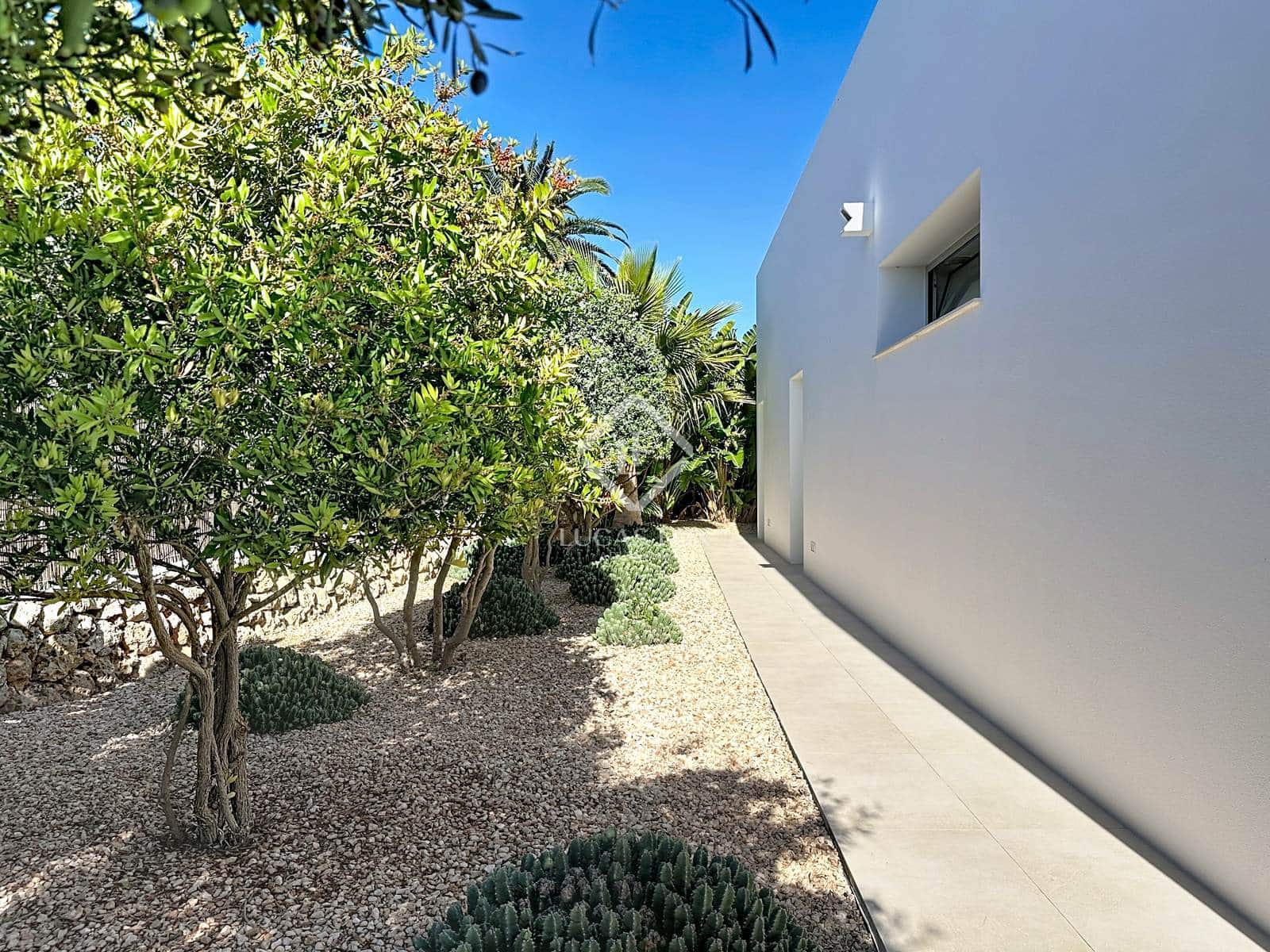 3 slaapkamer Villa te koop in San Luis / Sant Lluis met zwembad garage - € 1.950.000 (Ref: 9380161)