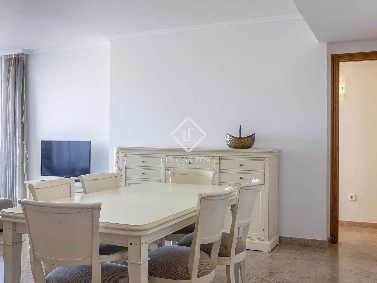 4 bedroom Apartment for rent in Valencia city with pool garage - € 2,800 (Ref: 9380162)