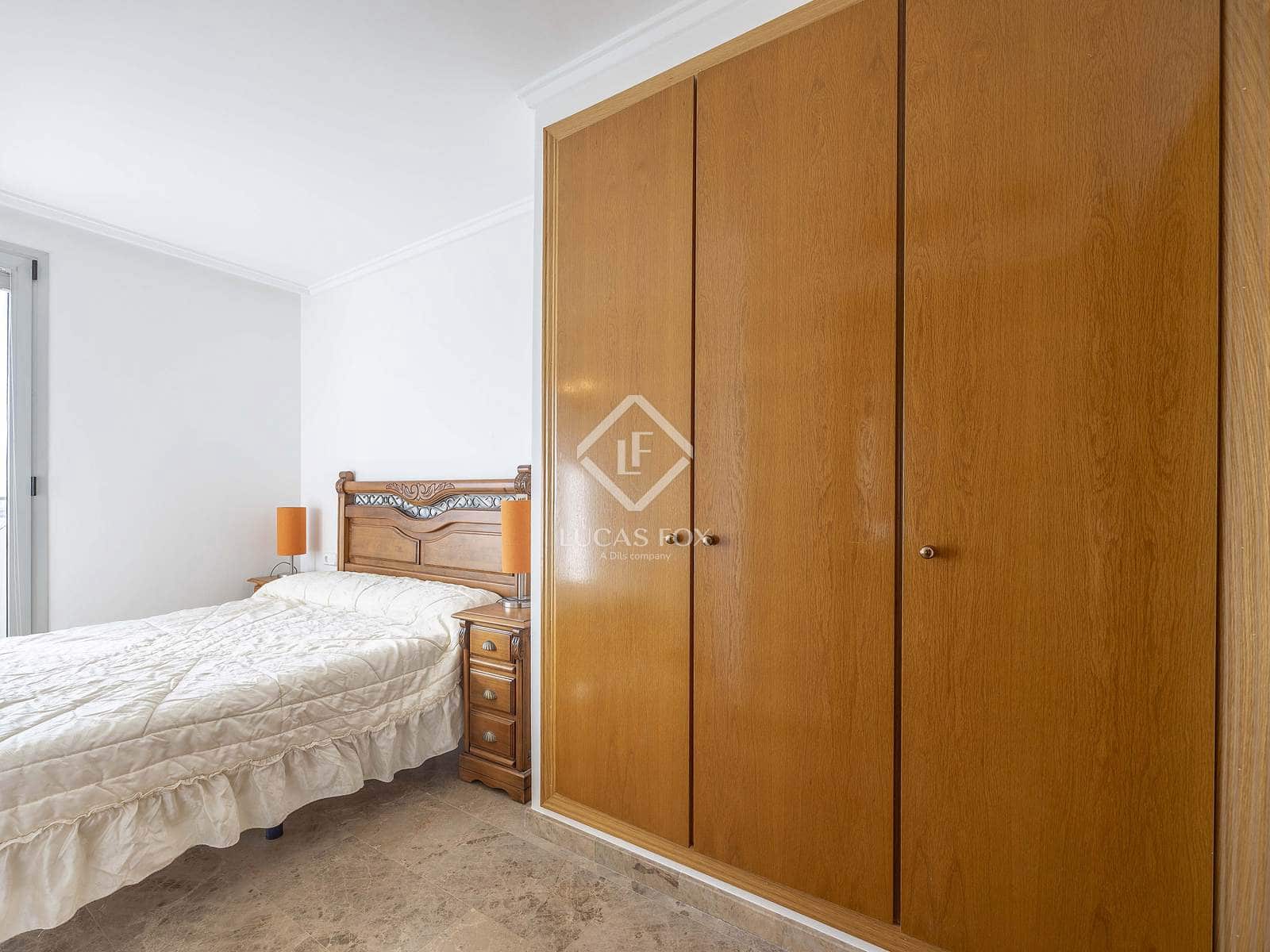 4 bedroom Apartment for rent in Valencia city with pool garage - € 2,800 (Ref: 9380162)