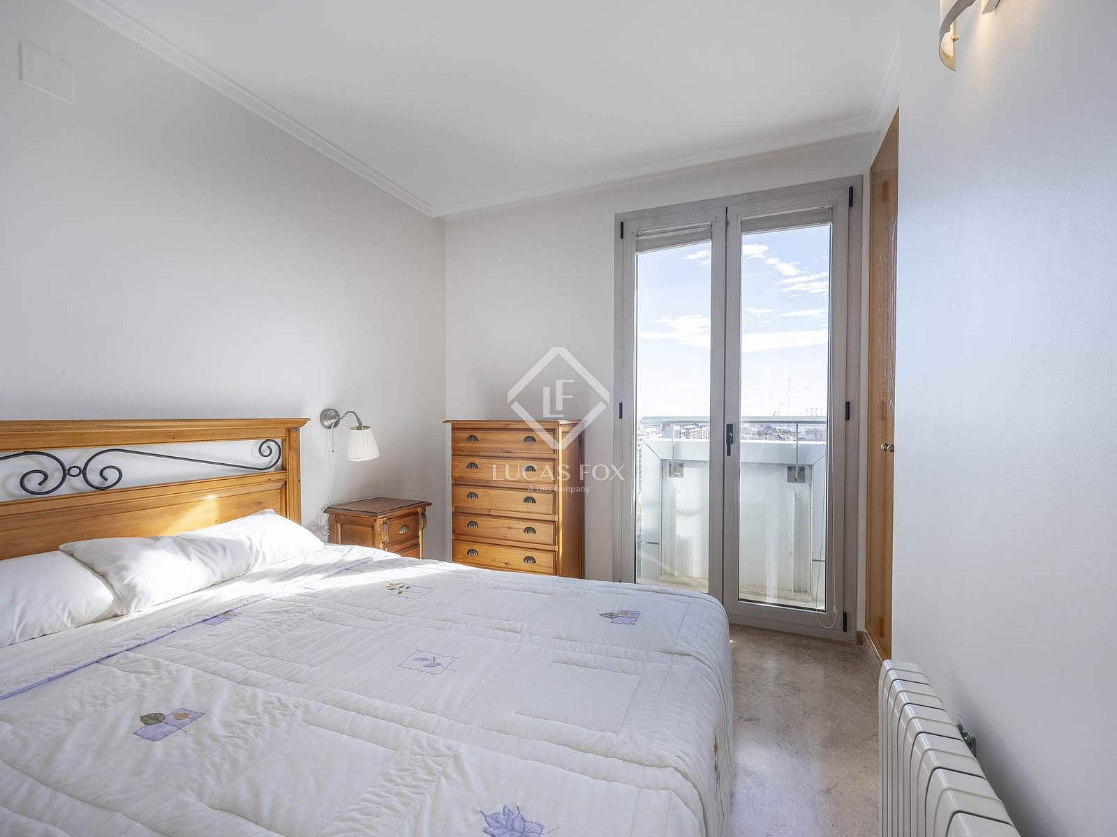 4 bedroom Apartment for rent in Valencia city with pool garage - € 2,800 (Ref: 9380162)