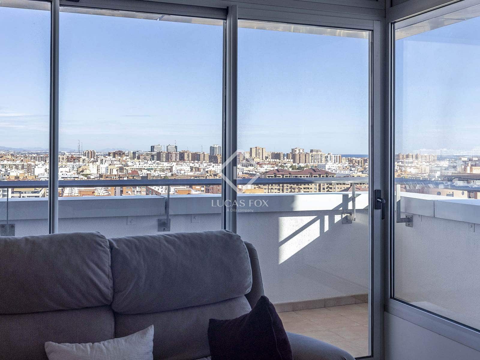 4 bedroom Apartment for rent in Valencia city with pool garage - € 2,800 (Ref: 9380162)