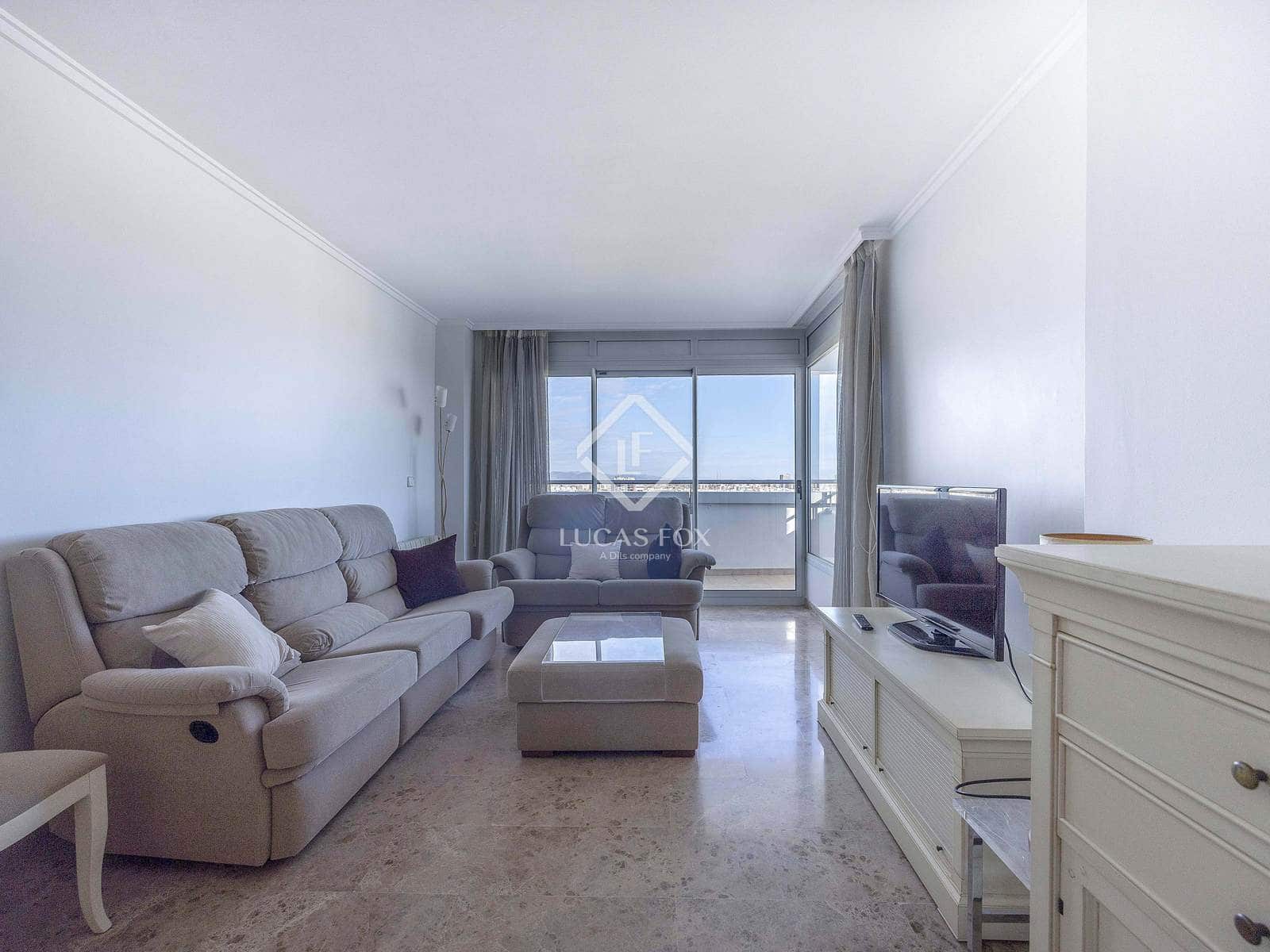 4 bedroom Apartment for rent in Valencia city with pool garage - € 2,800 (Ref: 9380162)