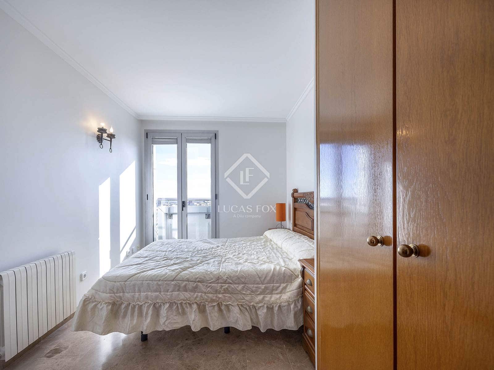 4 bedroom Apartment for rent in Valencia city with pool garage - € 2,800 (Ref: 9380162)