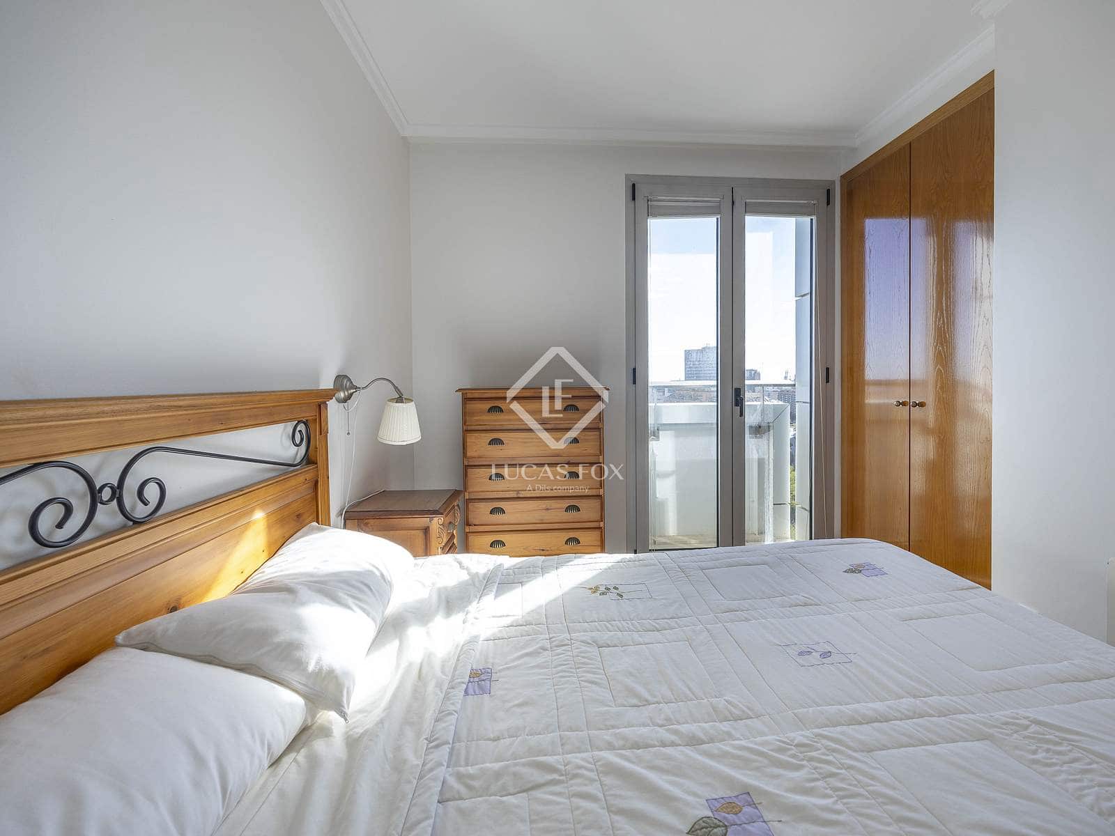 4 bedroom Apartment for rent in Valencia city with pool garage - € 2,800 (Ref: 9380162)