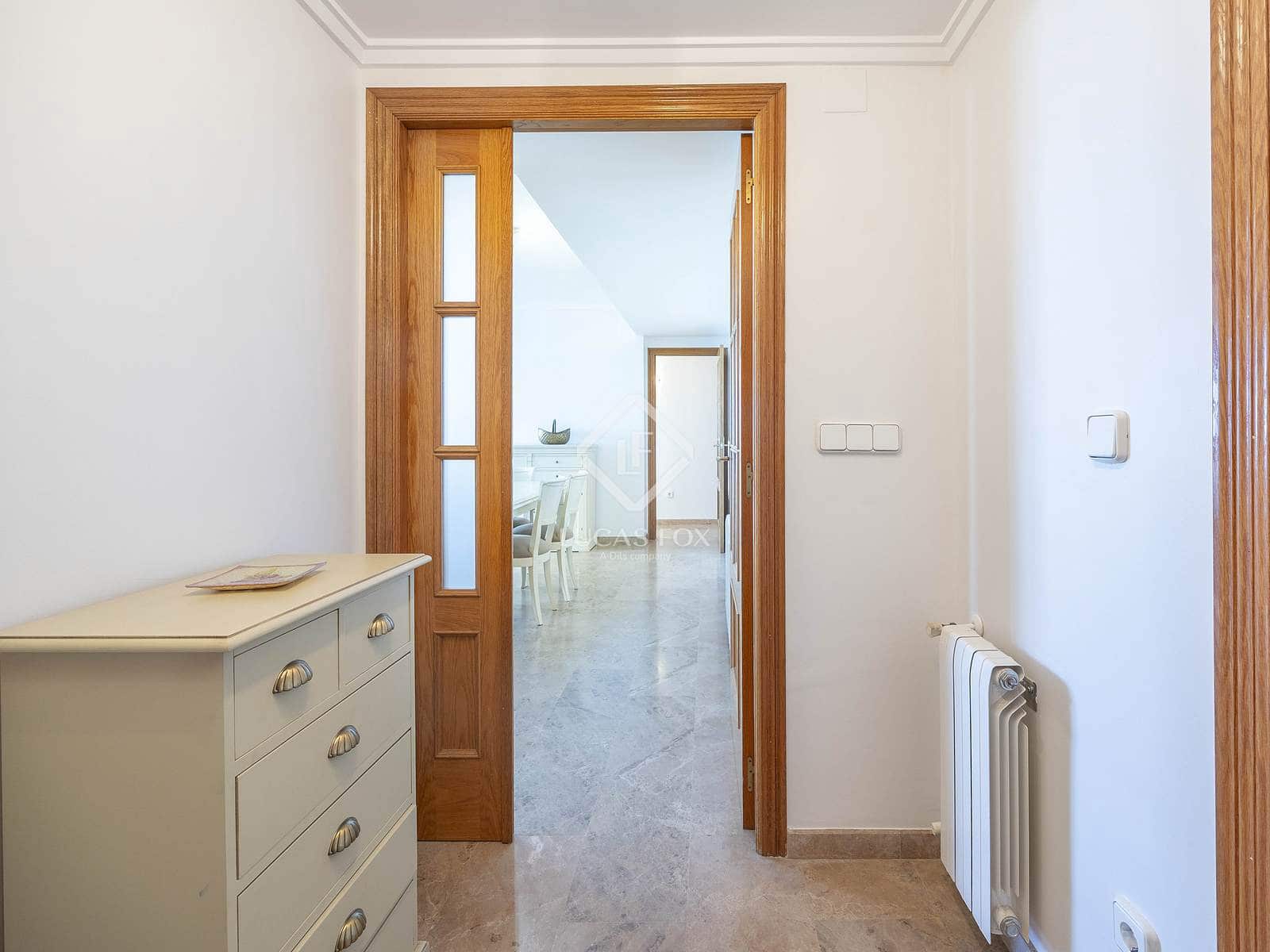 4 bedroom Apartment for rent in Valencia city with pool garage - € 2,800 (Ref: 9380162)