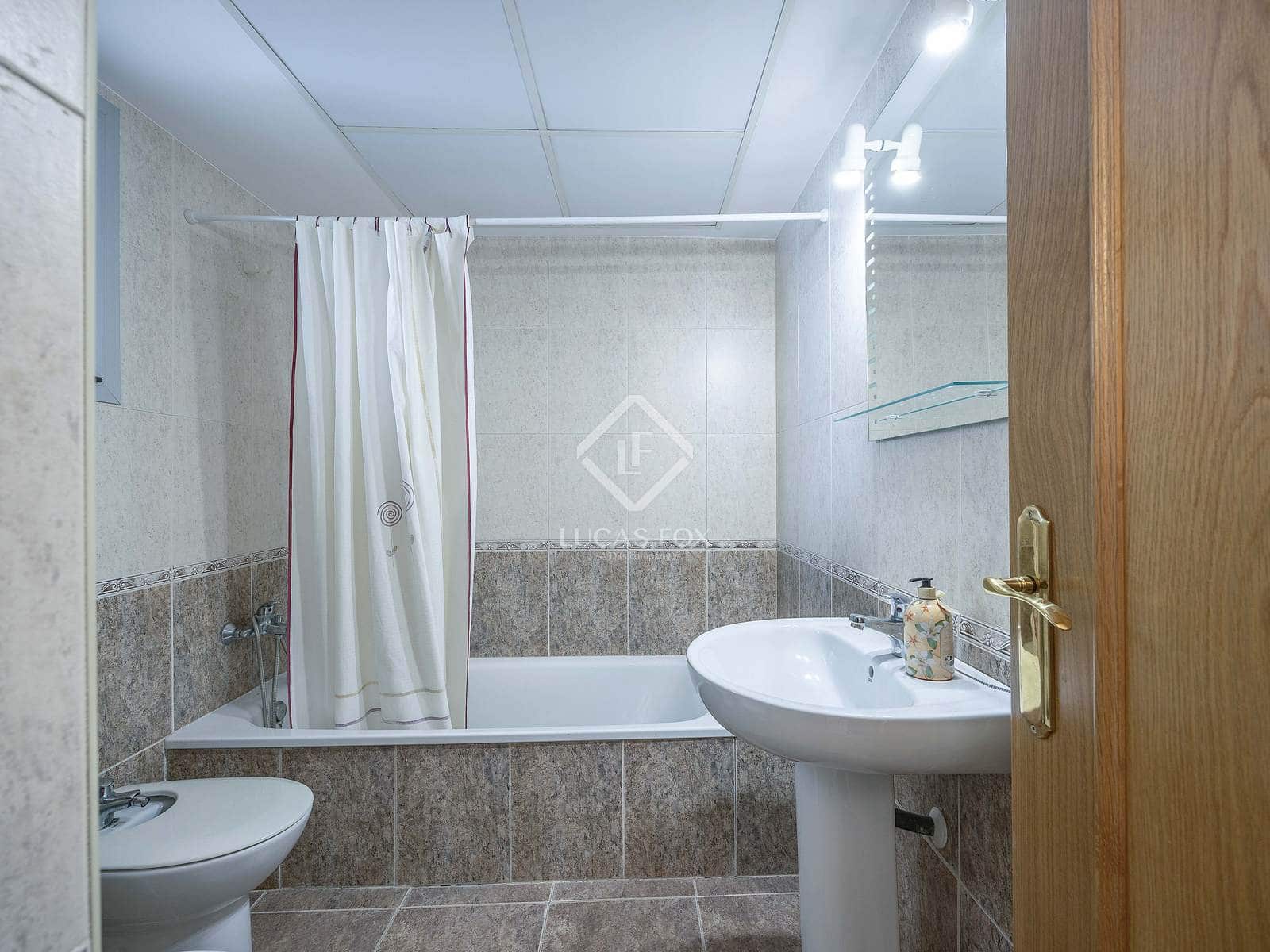 4 bedroom Apartment for rent in Valencia city with pool garage - € 2,800 (Ref: 9380162)