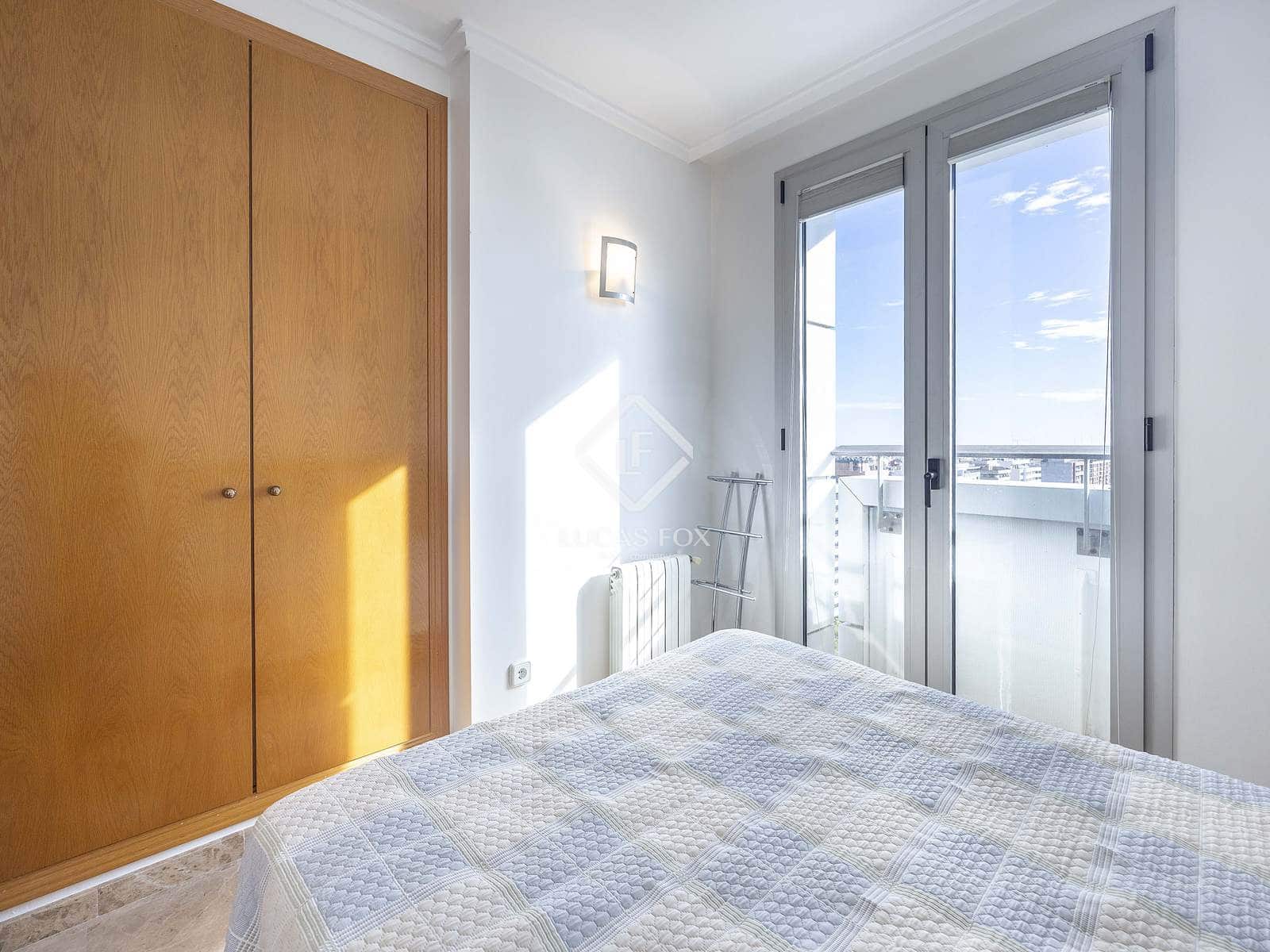 4 bedroom Apartment for rent in Valencia city with pool garage - € 2,800 (Ref: 9380162)