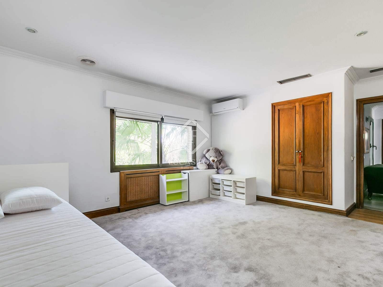 5 slaapkamer Villa te koop in Madrid stad met zwembad - € 4.600.000 (Ref: 9383532)