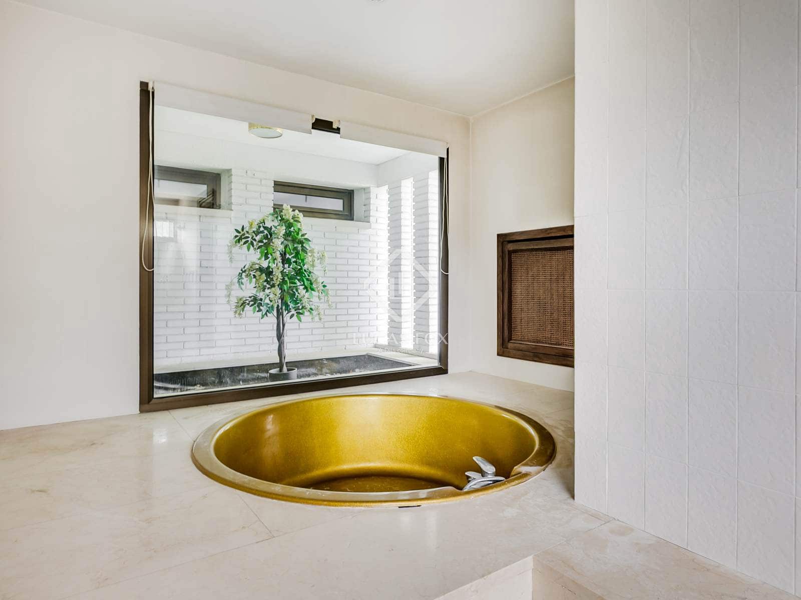 5 slaapkamer Villa te koop in Madrid stad met zwembad - € 4.600.000 (Ref: 9383532)