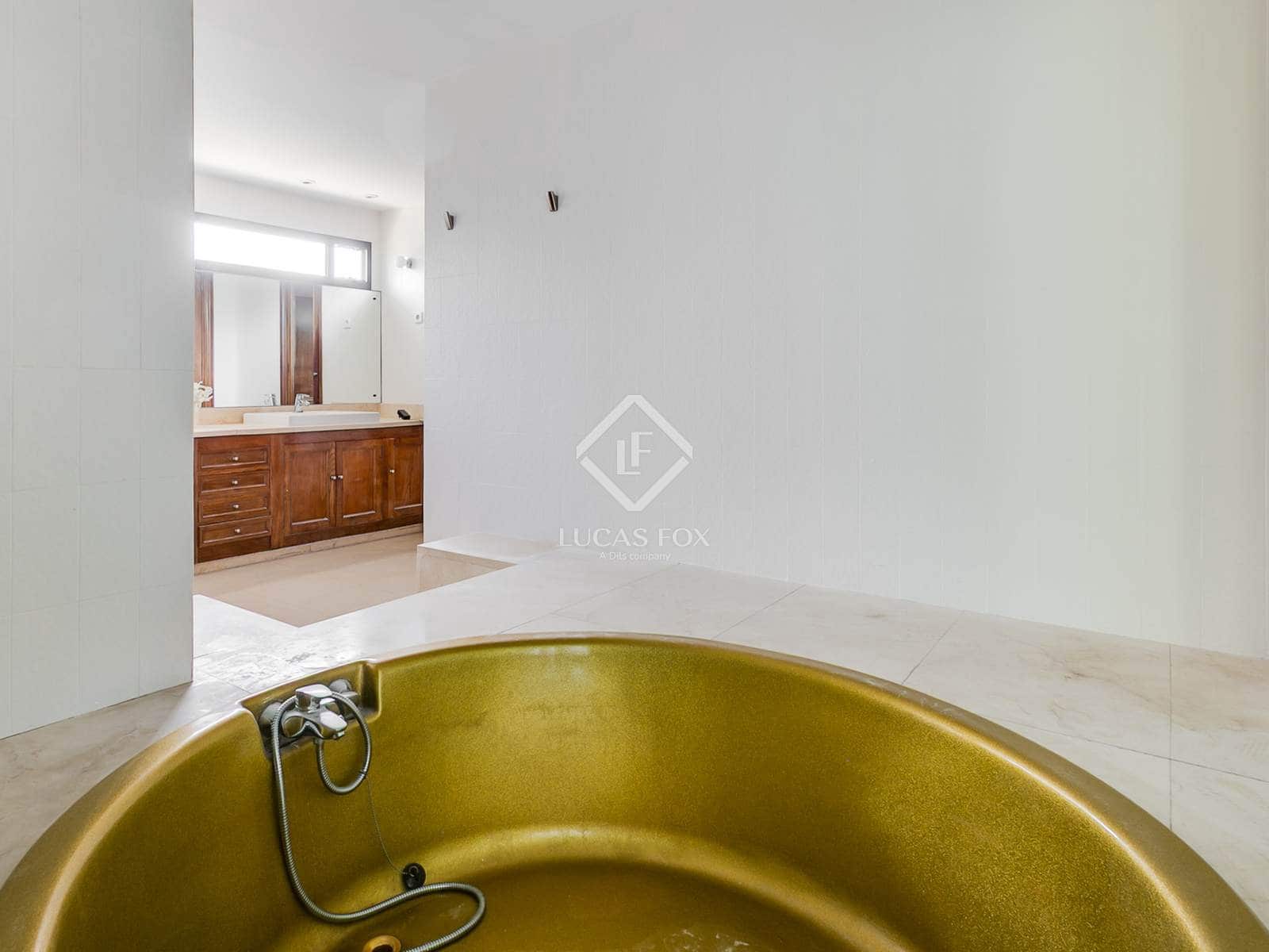 5 slaapkamer Villa te koop in Madrid stad met zwembad - € 4.600.000 (Ref: 9383532)