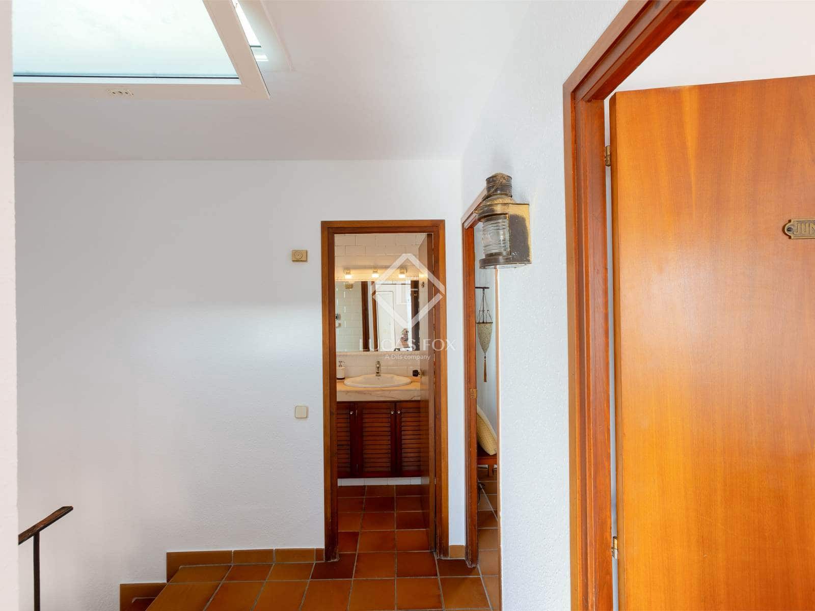 3 bedroom Villa for sale in Sant Pol de Mar with pool garage - € 550,000 (Ref: 9383533)