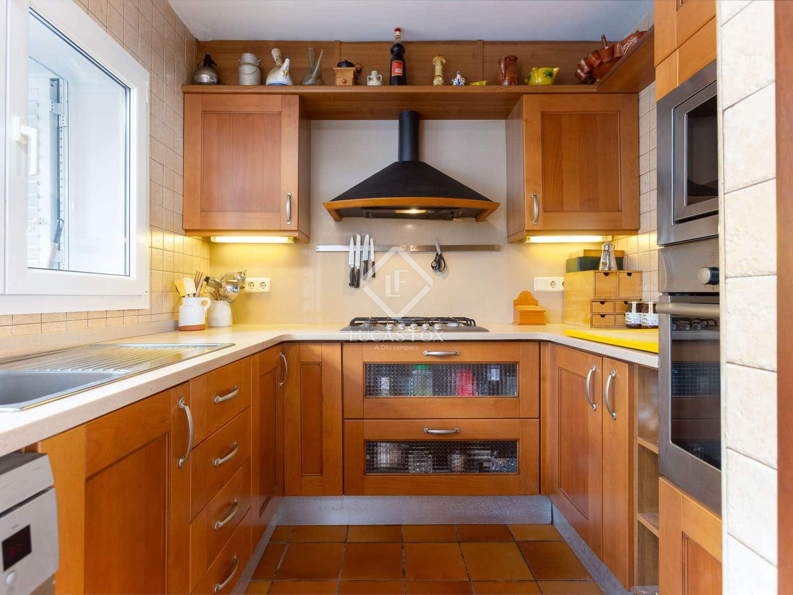 3 bedroom Villa for sale in Sant Pol de Mar with pool garage - € 550,000 (Ref: 9383533)