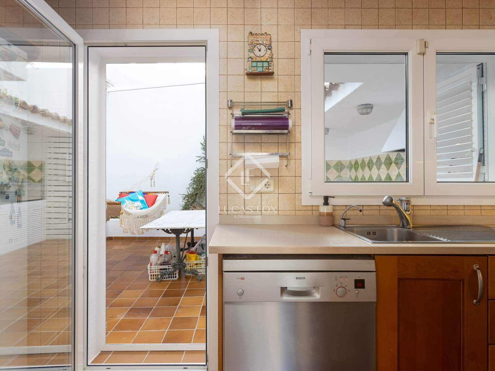 3 bedroom Villa for sale in Sant Pol de Mar with pool garage - € 550,000 (Ref: 9383533)