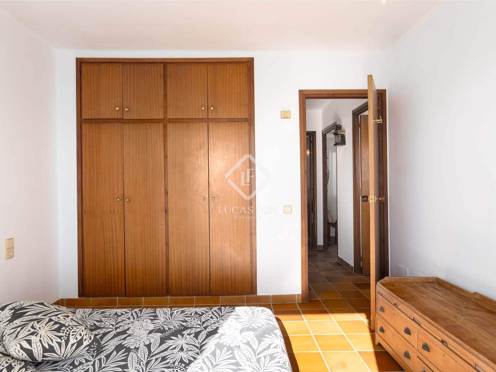 3 bedroom Villa for sale in Sant Pol de Mar with pool garage - € 550,000 (Ref: 9383533)