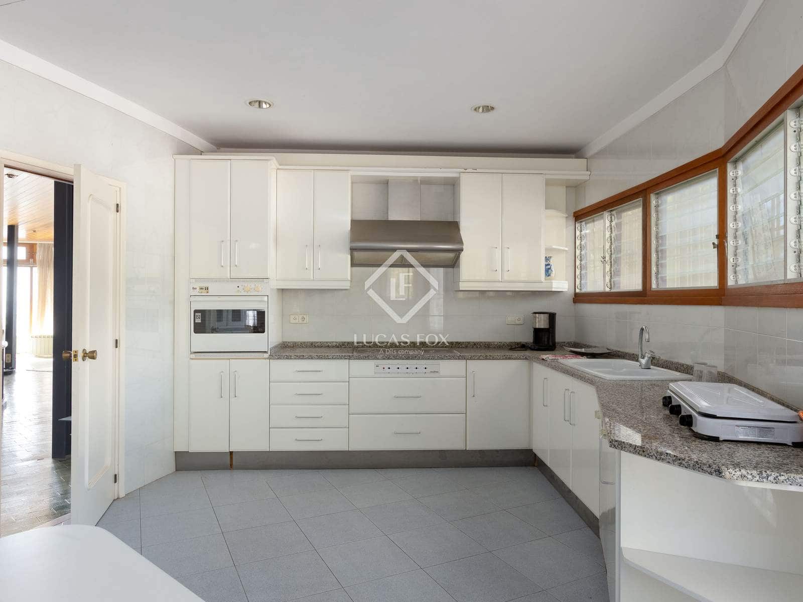 8 bedroom Villa for sale in Sant Pol de Mar with pool garage - € 2,100,000 (Ref: 9384820)