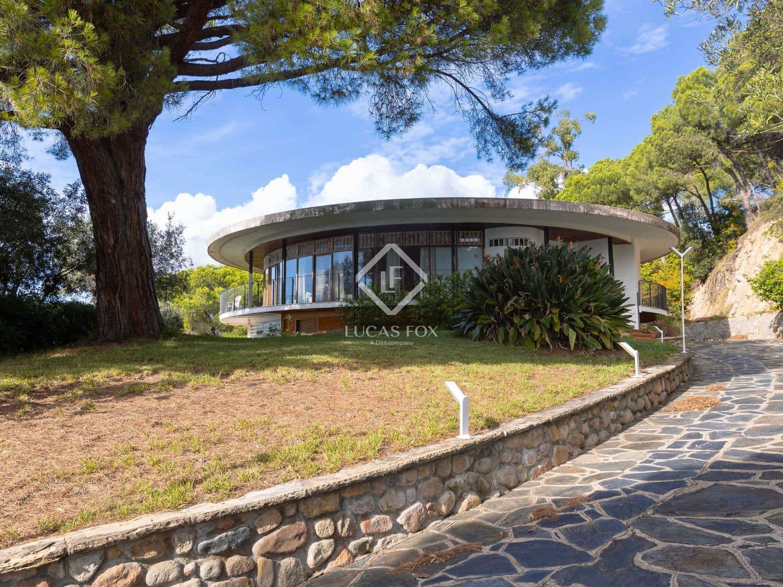 8 bedroom Villa for sale in Sant Pol de Mar with pool garage - € 2,100,000 (Ref: 9384820)