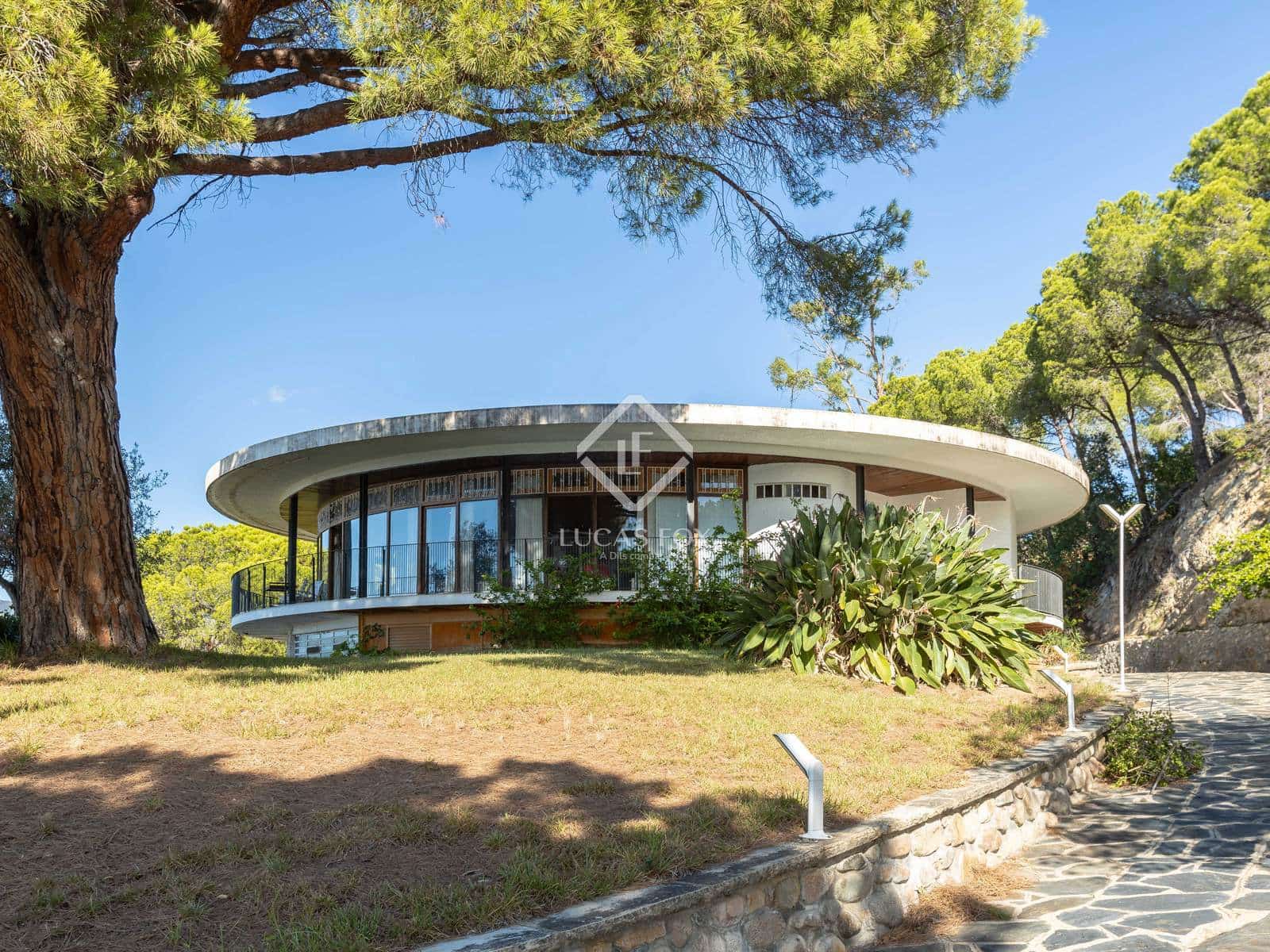 8 bedroom Villa for sale in Sant Pol de Mar with pool garage - € 2,100,000 (Ref: 9384820)