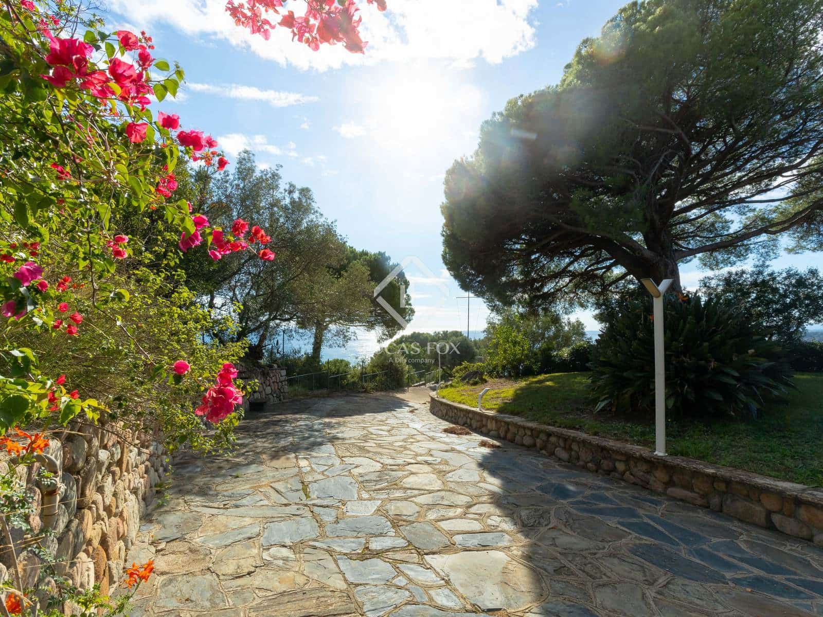 8 bedroom Villa for sale in Sant Pol de Mar with pool garage - € 2,100,000 (Ref: 9384820)