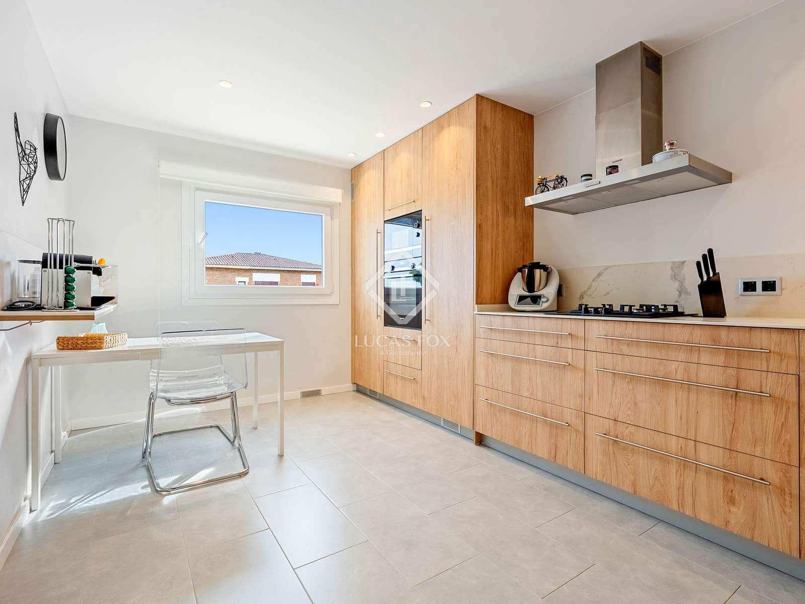 4 slaapkamer Villa te koop in El Vendrell met zwembad garage - € 575.000 (Ref: 9384908)