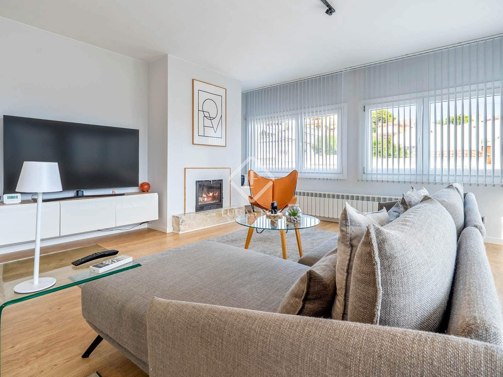 4 slaapkamer Villa te koop in El Vendrell met zwembad garage - € 575.000 (Ref: 9384908)