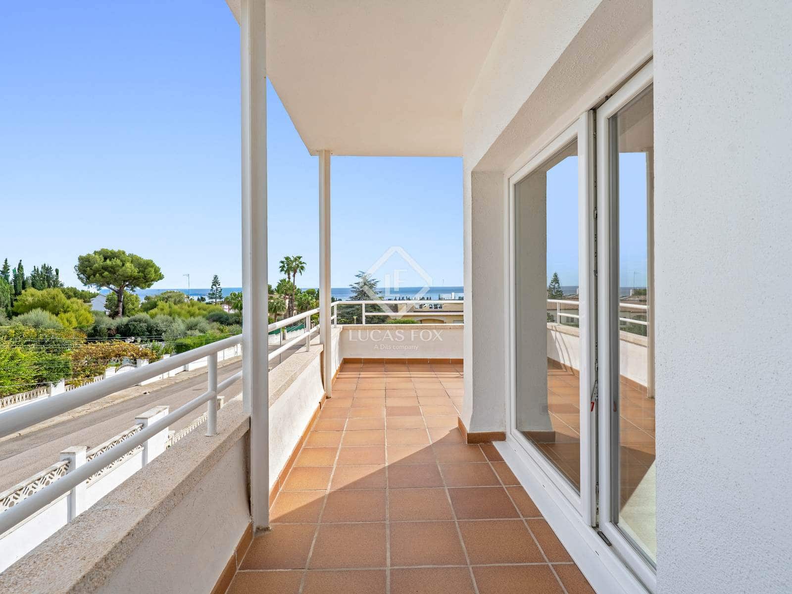 4 slaapkamer Villa te koop in El Vendrell met zwembad garage - € 575.000 (Ref: 9384908)