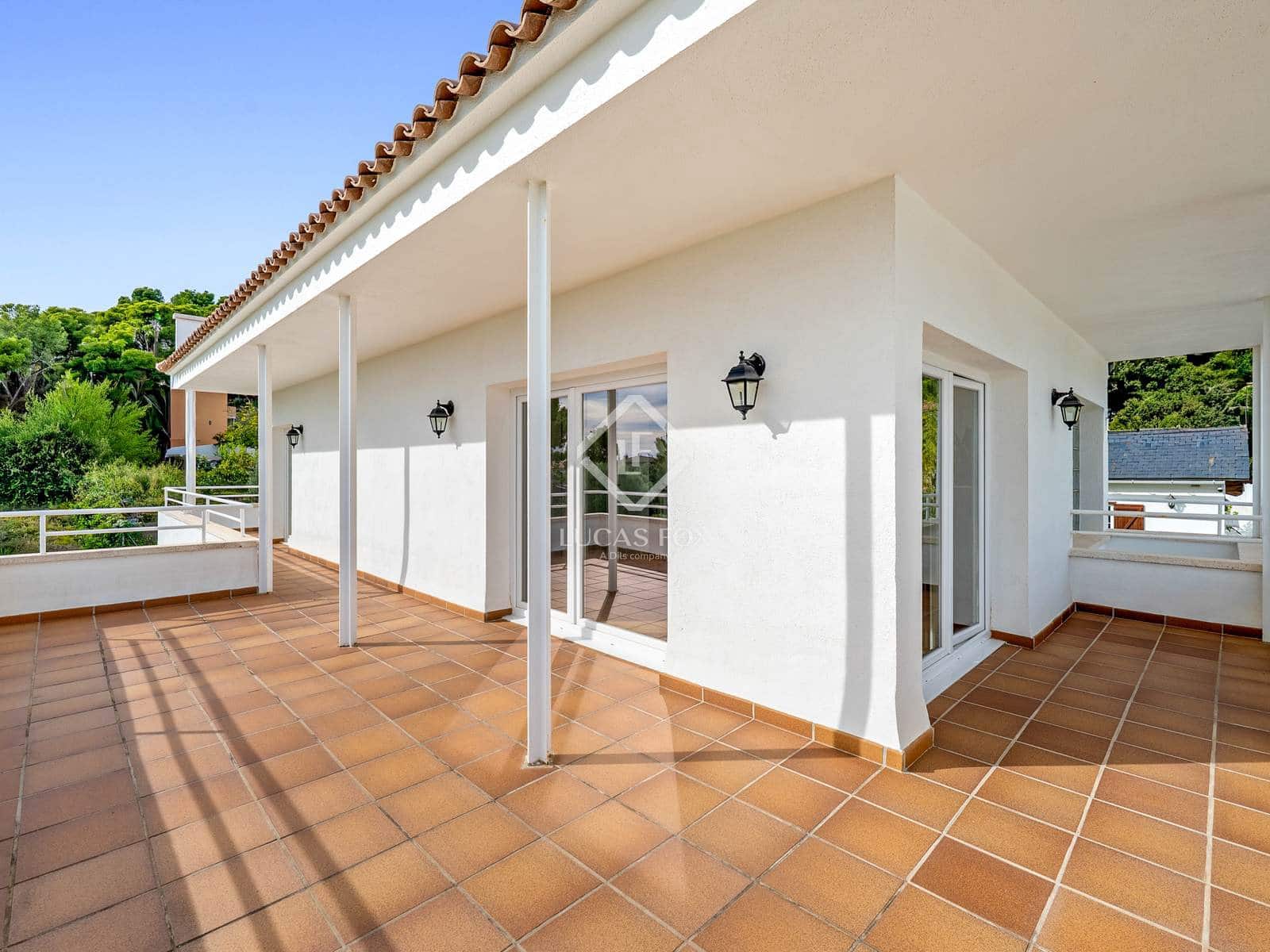 4 slaapkamer Villa te koop in El Vendrell met zwembad garage - € 575.000 (Ref: 9384908)